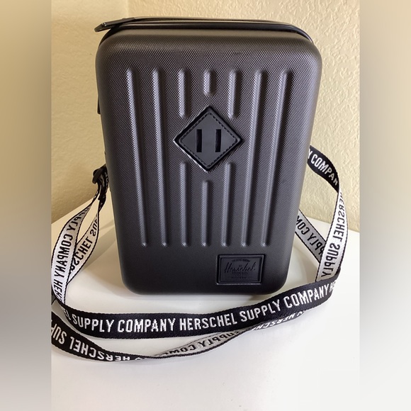 Herschel Supply Company Handbags - Herschel Suply Company black purse
